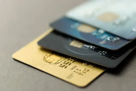 Bank kartlarından 15 min 770 manat - OĞURLANDI