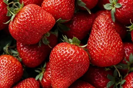 Bu şəxslər çiyələk yeməməlidir - SƏBƏB