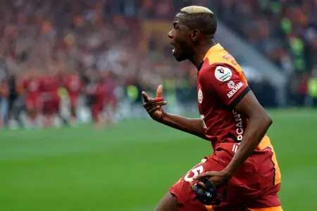 Viktor Osimhen bu mövsüm 36-cı qolunu vurub