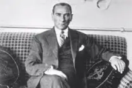 Atatürkün ən məşhur fotoşəkillərinin çəkildiyi anlar