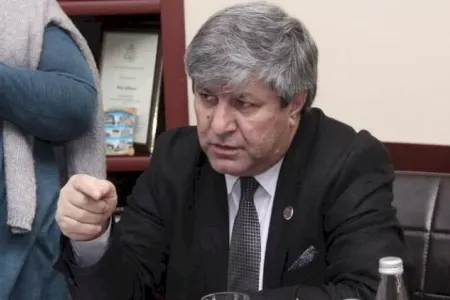 Əvəz Zeynallının səhhəti pisləşdi, xəstəxanaya yerləşdirildi