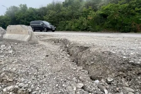 Ağsu aşırımında torpaq sürüşməsi yenidən aktivləşdi