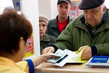 Pensiya yaşı 5 il azaldılacaq - Bu şəxslərə aiddir