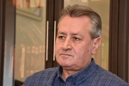 “Qadınlar həyatdakı boşluqları doldurmaq üçün şeir yazırlar” – - Elçin Hüseynbəyli