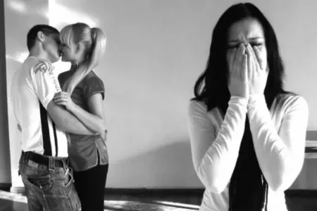 O müğənni oğlumun toyundan sonra ərimi əlimdən aldı