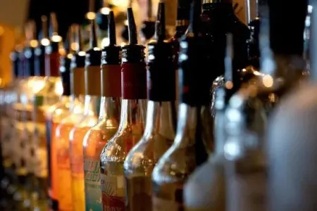 Bu alkoqollu içkilərin reklamı - QADAĞAN OLUNDU