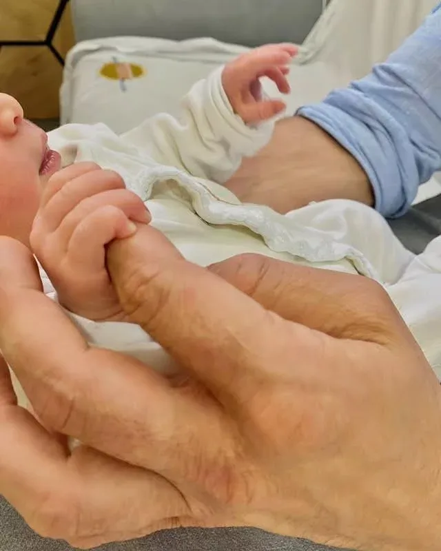 Talıb yeni doğulan qızı ilə - FOTO