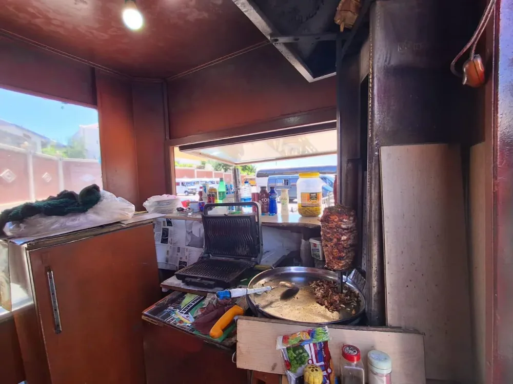 Daha iki dönərxana BAĞLANDI - FOTO