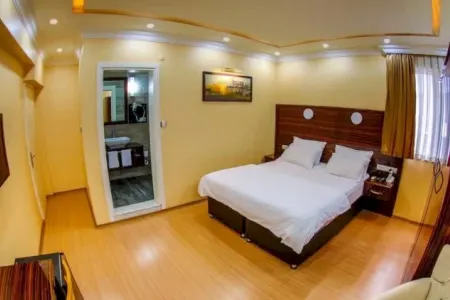 DSMF “əməkdaşı” kirayə ev tutdu, qazinin xanımını aldatdı