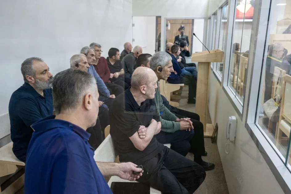 Arayikgilin məhkəməsində yeni videomateriallar tədqiq edildi