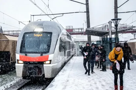 Bakıda sürət qatarı piyadanı vurdu