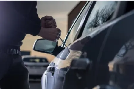 Mehdiabadda "Opel"i oğurladılar