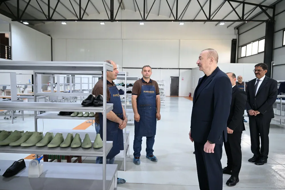Prezident ayaqqabı fabrikinin açılışında iştirak etdi