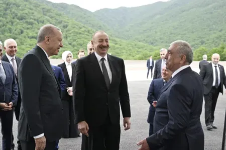 Prezidentlər Kəlbəcər-Laçın avtomobil yolunda - FOTO - YENİLƏNDİ