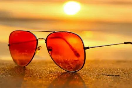 Niyə ucuz, keyfiyyətsiz gün eynəklərinə təlabat artır?