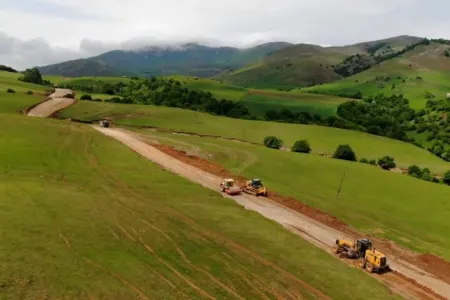 13 kəndin yolları yenidən qurulur - VİDEO