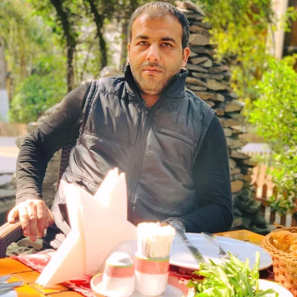 Bakıda marketin qarşısında 2 nəfəri “tok” öldürdü