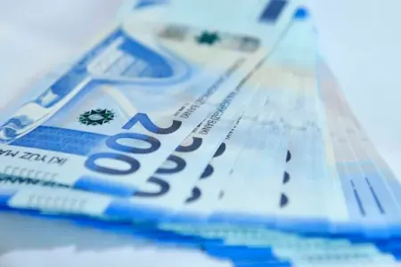 Bakıda orta aylıq maaş artdı