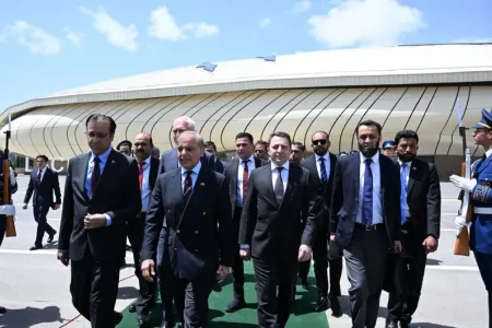 Şahbaz Şərifin Azərbaycana səfəri başa çatdı
