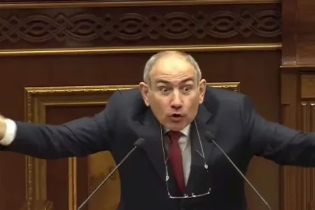 “Ermənilər öz məbədlərini özləri məhv edir” - Paşinyan