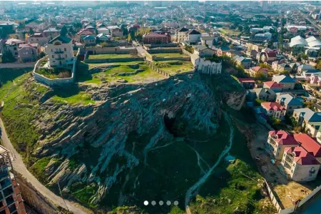 Bakıda dağ satışa çıxarıldı - İdmançılar həyəcan təbili çalır