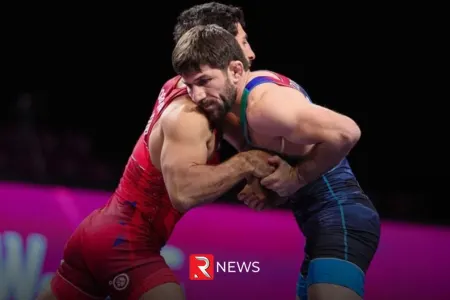 "Bütün ölkə məndən danışır" - Dünya çempionu döyülməsindən danışdı