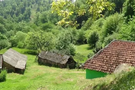 "Babadan qalma evi sökür, yenisini tikməyə icazə verilmir"