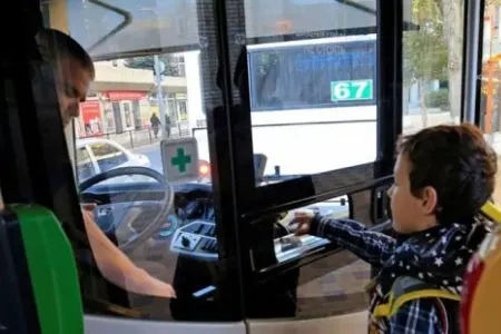 Azərbaycanda şagirdlər ictimai nəqliyyatdan pulsuz - İSTİFADƏ EDƏCƏK?