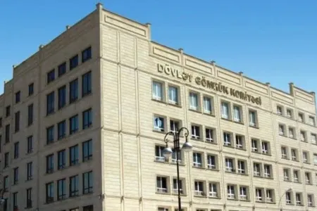 Gömrük İdarəsinin təhqiqatçısı cəzalandırıldı