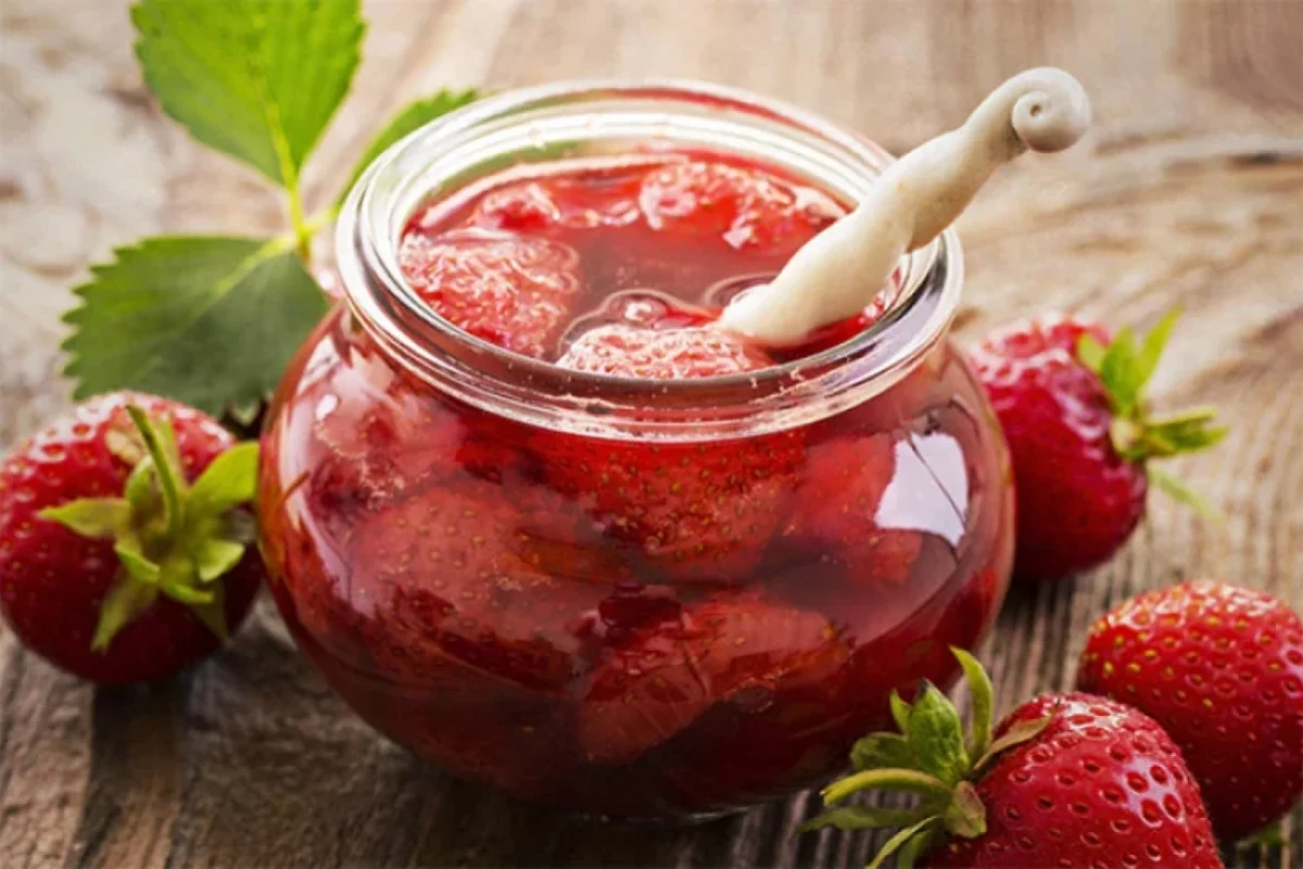 Çiyələk mürəbbəsini belə hazırlayın: - RESEPT