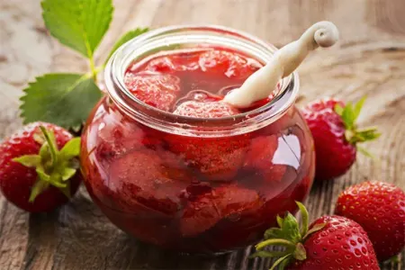 Çiyələk mürəbbəsini belə hazırlayın: - RESEPT