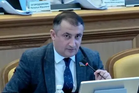Rusiyada azərbaycanlı deputatı üzr istəməyə məcbur etdilər
