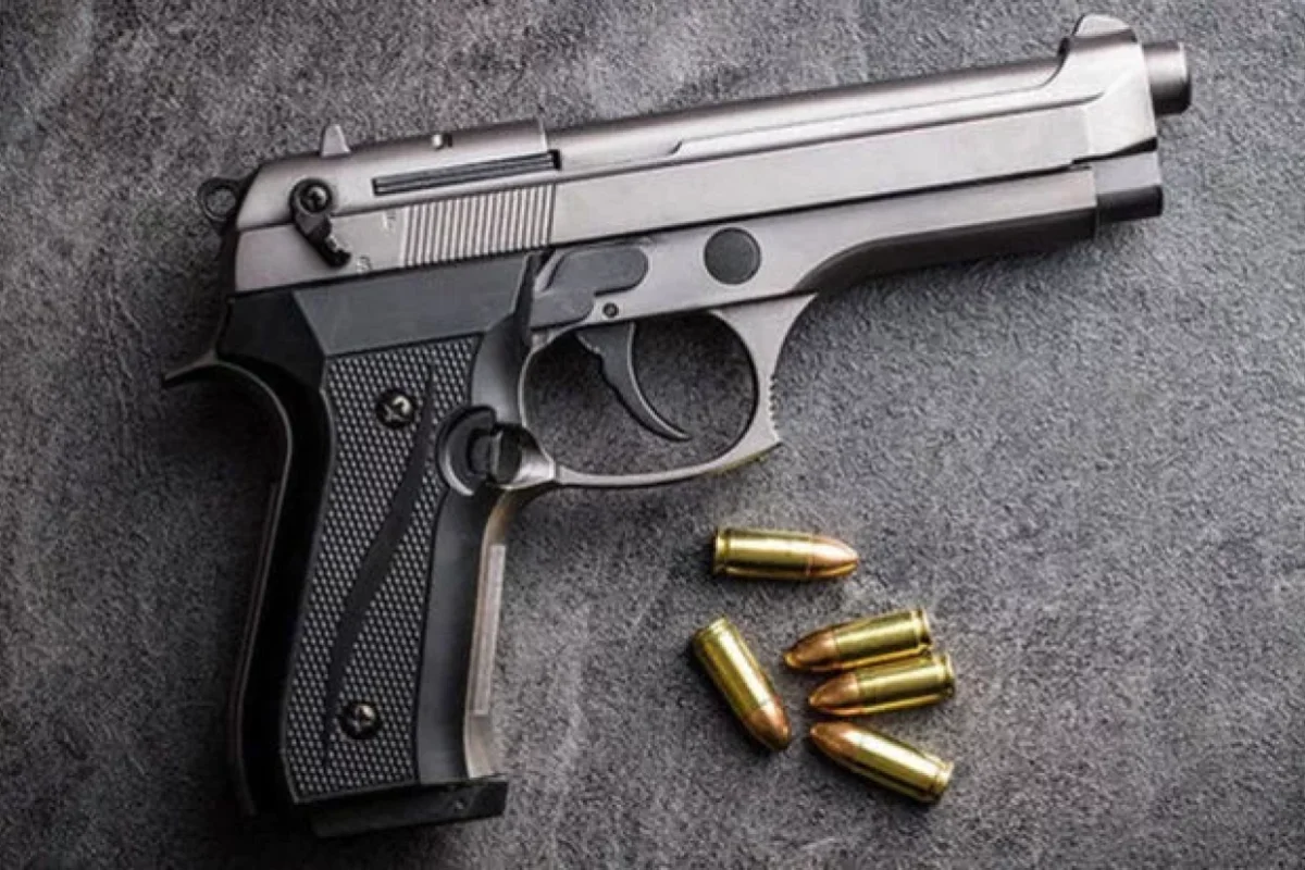 Qadın məktəbin qarşısında güllələndi - — ANBAAN VİDEO