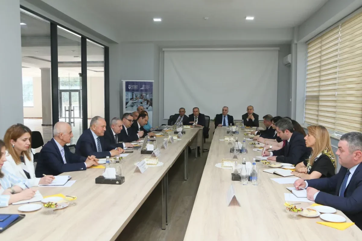 “Elm və təhsilə birgə baxış” layihəsi ilə universitetlərdə görüşlər keçirilir