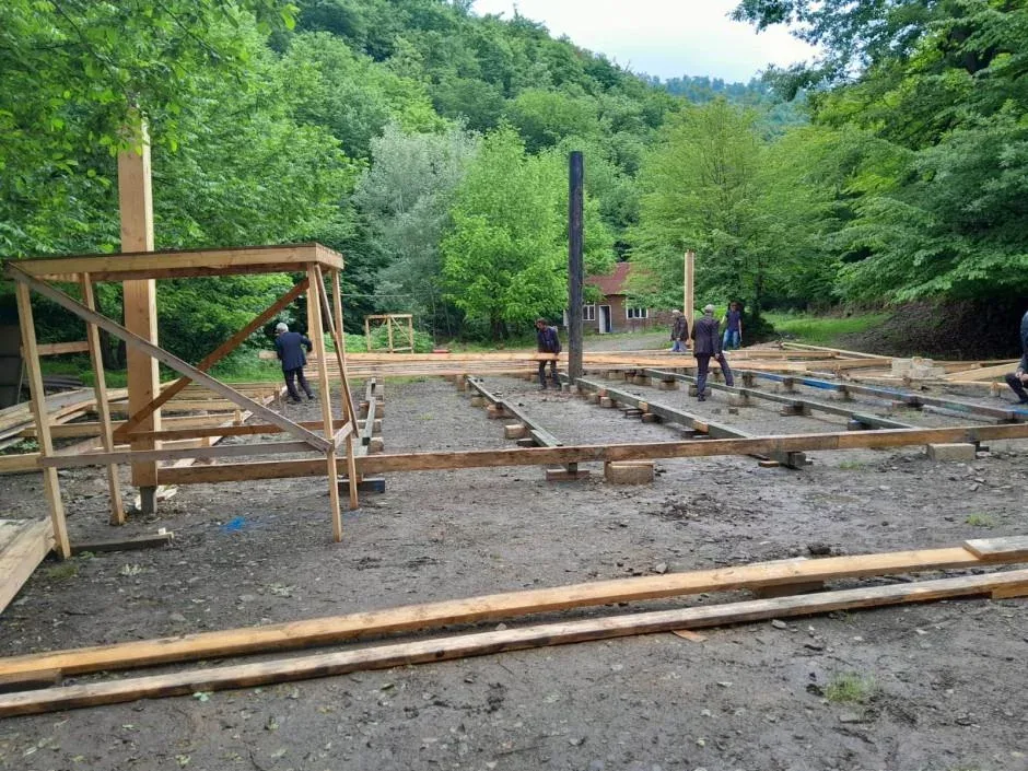 Lerikdə ailəvi istirahət mərkəzi söküldü