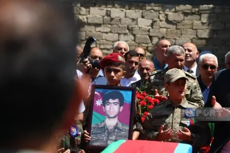 İtkin şəhidimizlə vida mərasimi keçirilir - FOTO