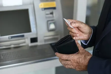 Bu şəxslərə 1600 manat verilir