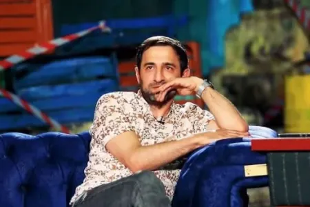 Pərviz səhnədə "o dünyalıq" oldu - VİDEO