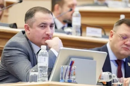 Azərbaycanlı deputat ölkədən qaçdı