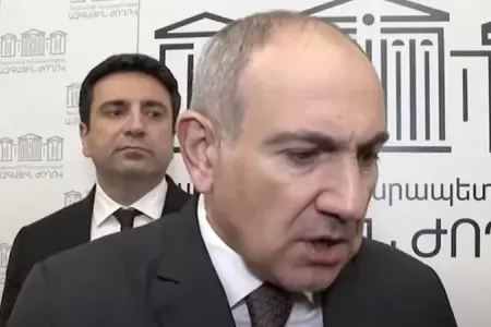Paşinyandan keşişlərə sərt ittiham: - Kilsələri murdarlayırsınız