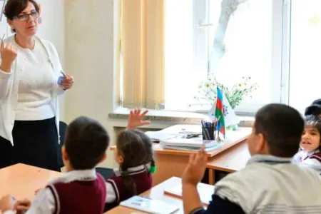 Azərbaycanda dərs ilinin başlama və bitmə tarixi dəyişir?