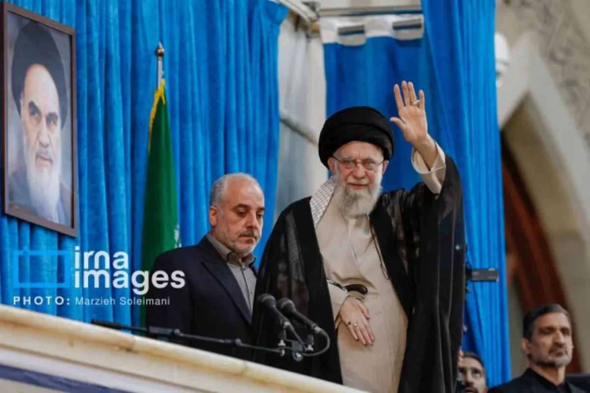 Xamenei: "İcazə gözləyəsi deyilik"