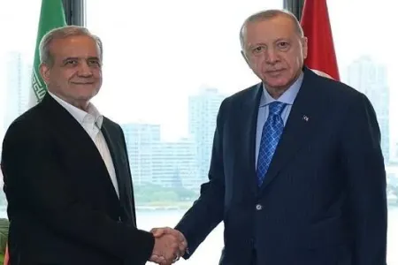Ərdoğan Pezeşkianla telefon danışığı apardı