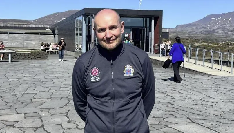 Sabiq prezident indi parkda işləyir - Foto