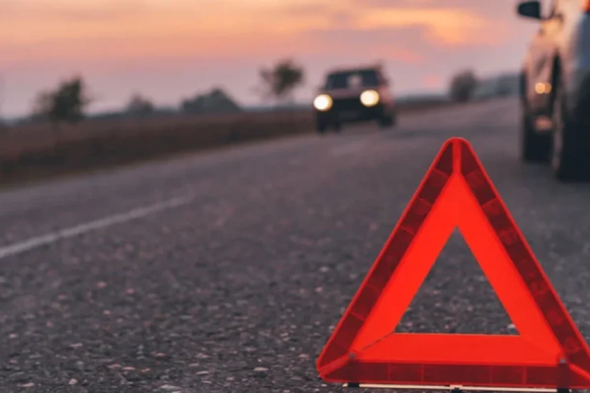 Mikroavtobusla avtomobil toqquşdu - VİDEO