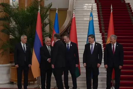 Əli Əsədov Tacikistan Prezidenti ilə görüşdü