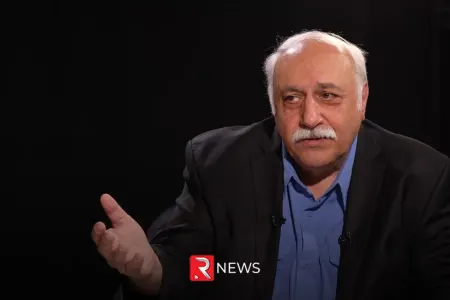 30 ildir eşidirəm, "oxuyacağam", - amma oxumur