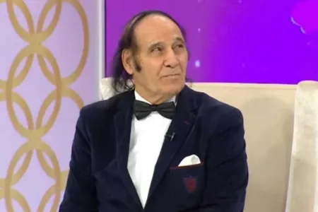 Xalq artisti bahalı maşınında görüntüləndi - VİDEO