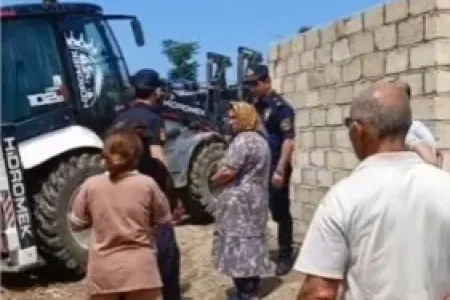 Sosial şəbəkələrdə gündəm olan tikili ilə bağlı - RƏSMİ AÇIQLAMA - VİDEO