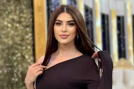 Nəfəsin iddialı geyimi gündəm oldu - VİDEO